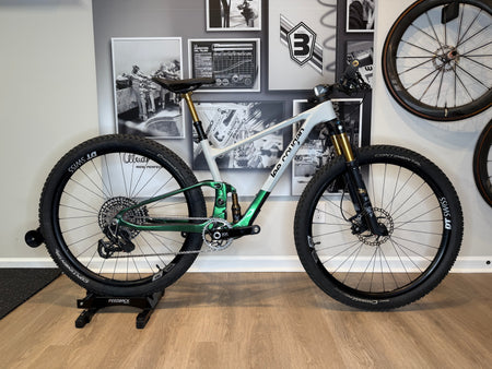 Lee Cougan Crossfire Trail - SRAM XX - DEMO - Category One Cycles